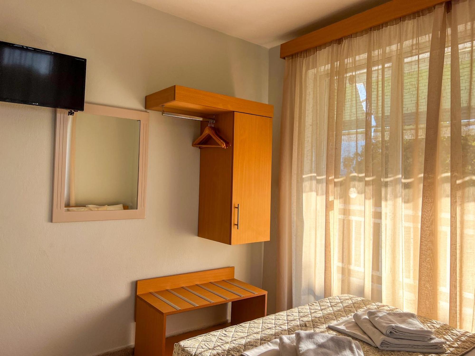 Prado Apartment Hotel Limin Litochorou Экстерьер фото